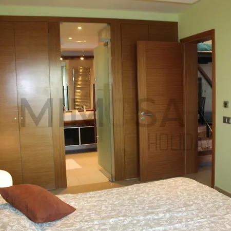 Luxuoso Apartamento Castro A050